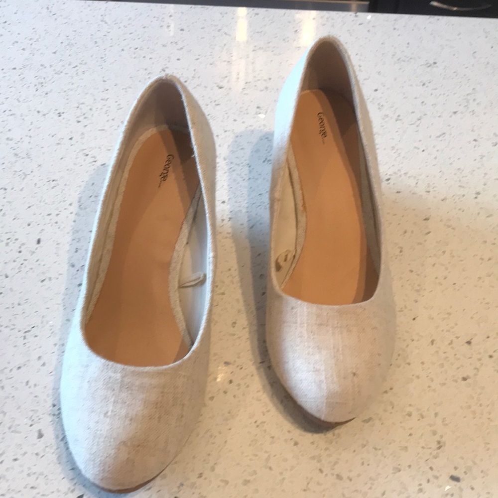 George brand white wedge shoes size 6